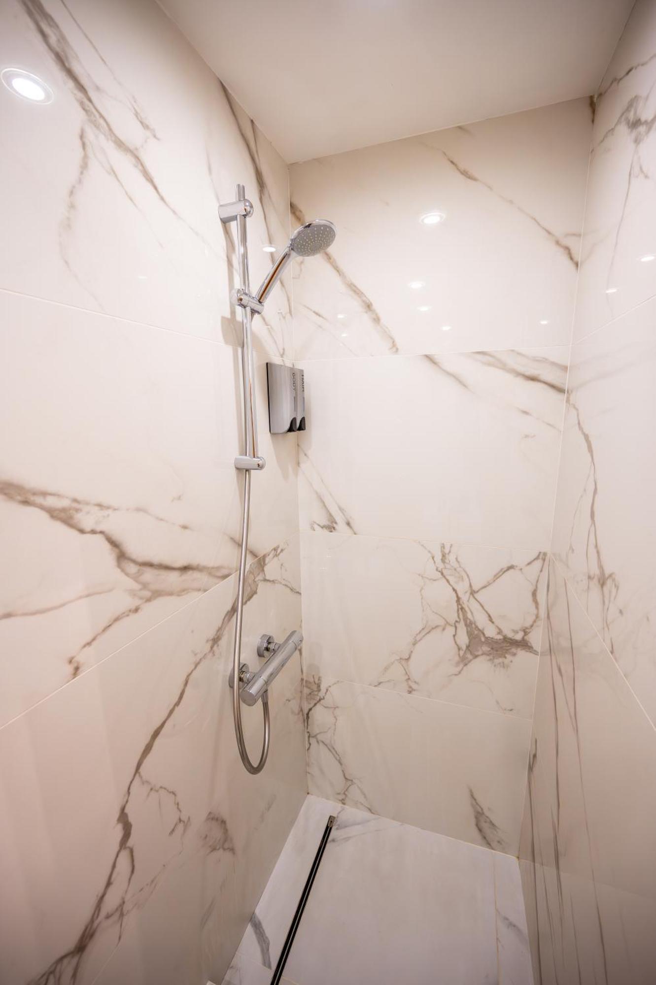 Luxury In Center Διαμέρισμα *